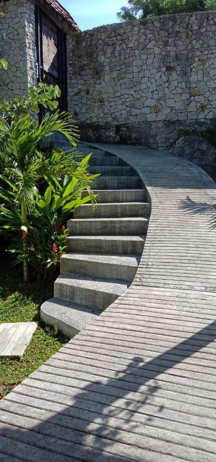 Sunmoonstarvillas Yogyakarta Jarakan Esterno foto