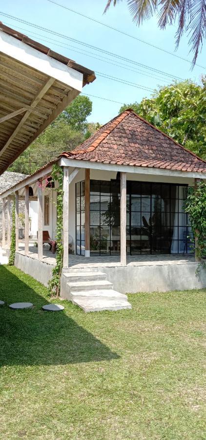 Sunmoonstarvillas Yogyakarta Jarakan Esterno foto