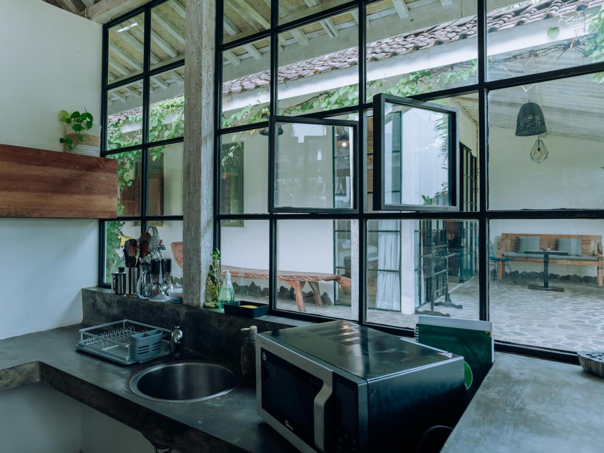 Sunmoonstarvillas Yogyakarta Jarakan Esterno foto