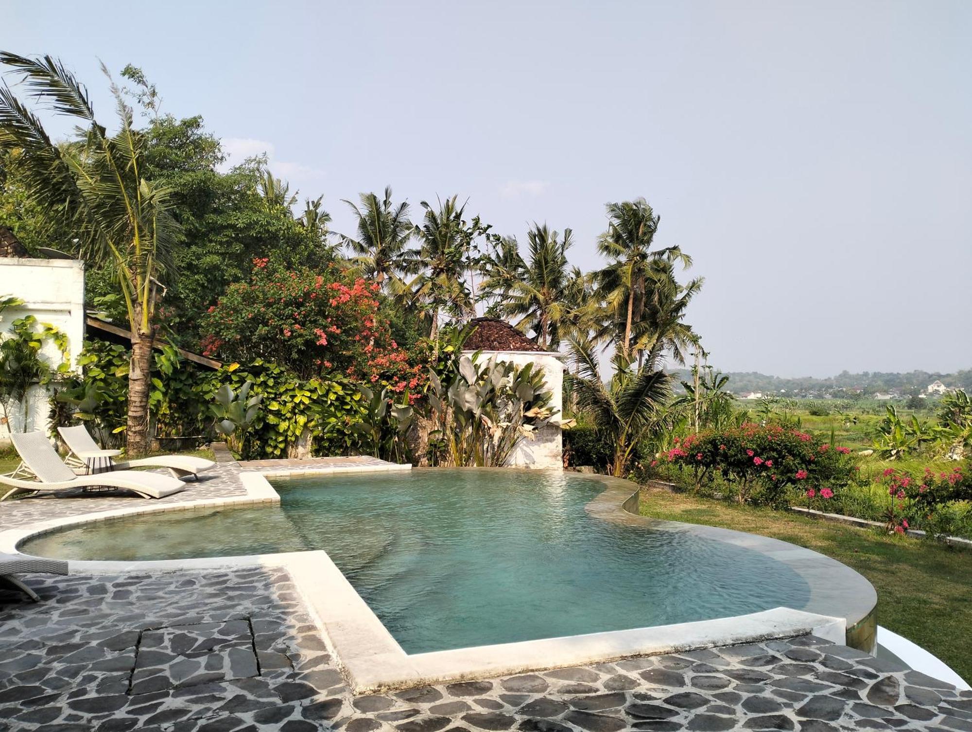 Sunmoonstarvillas Yogyakarta Jarakan Esterno foto