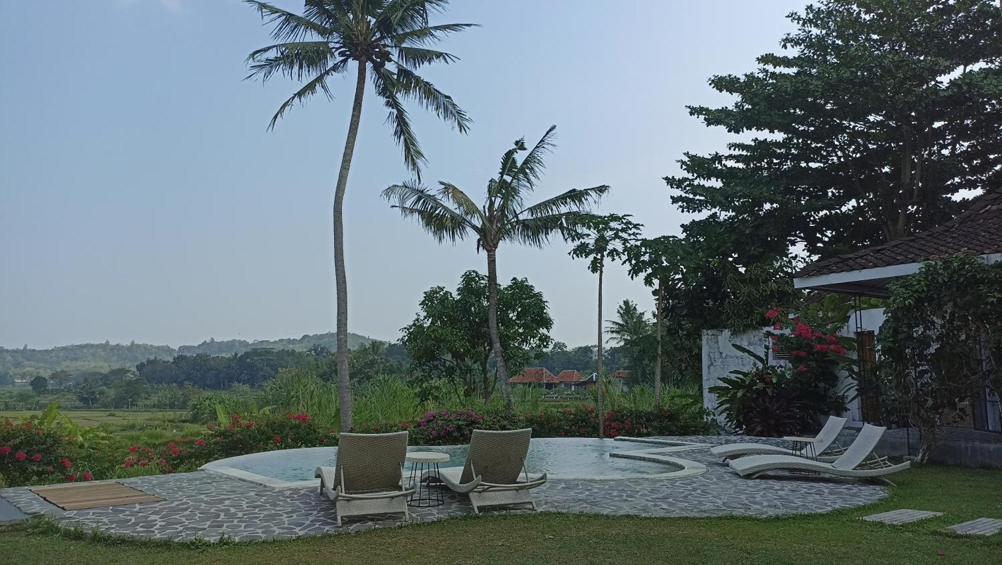 Sunmoonstarvillas Yogyakarta Jarakan Esterno foto