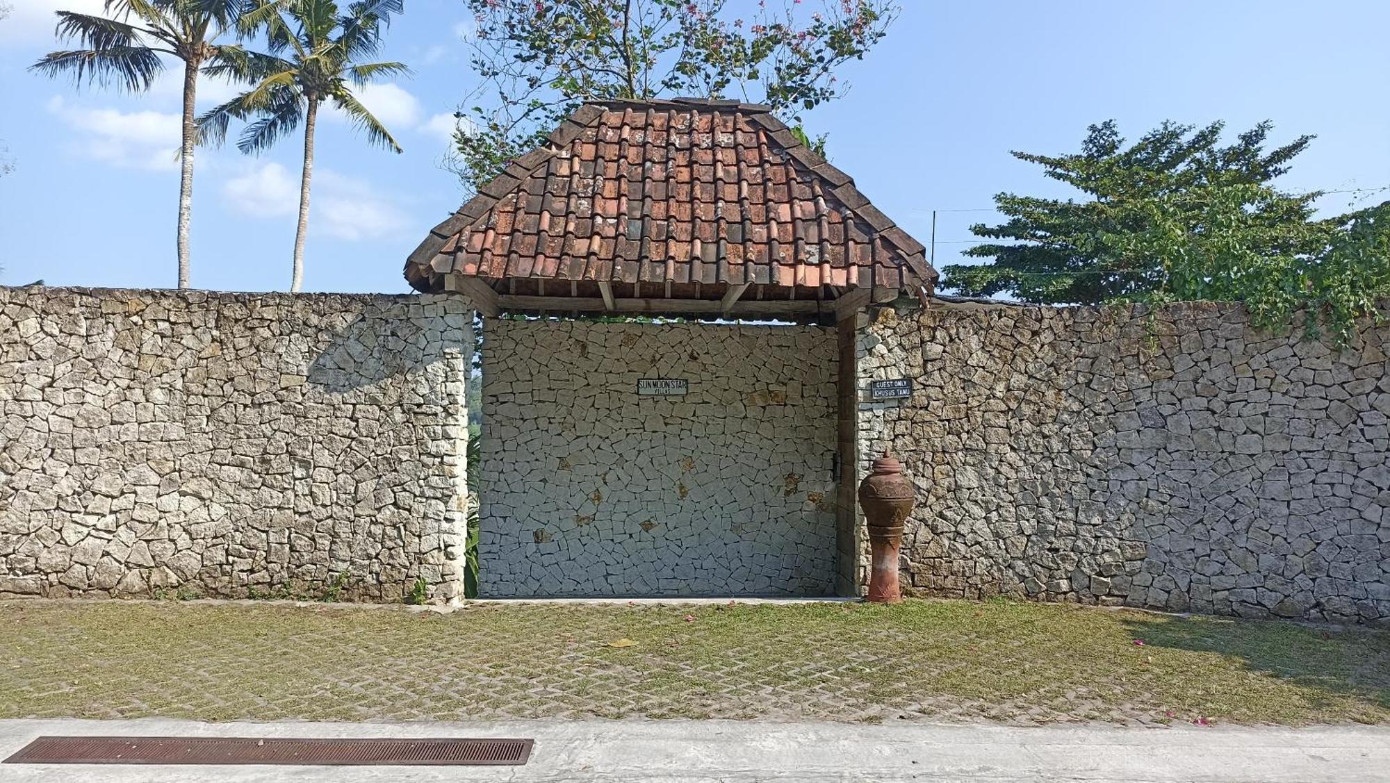 Sunmoonstarvillas Yogyakarta Jarakan Esterno foto