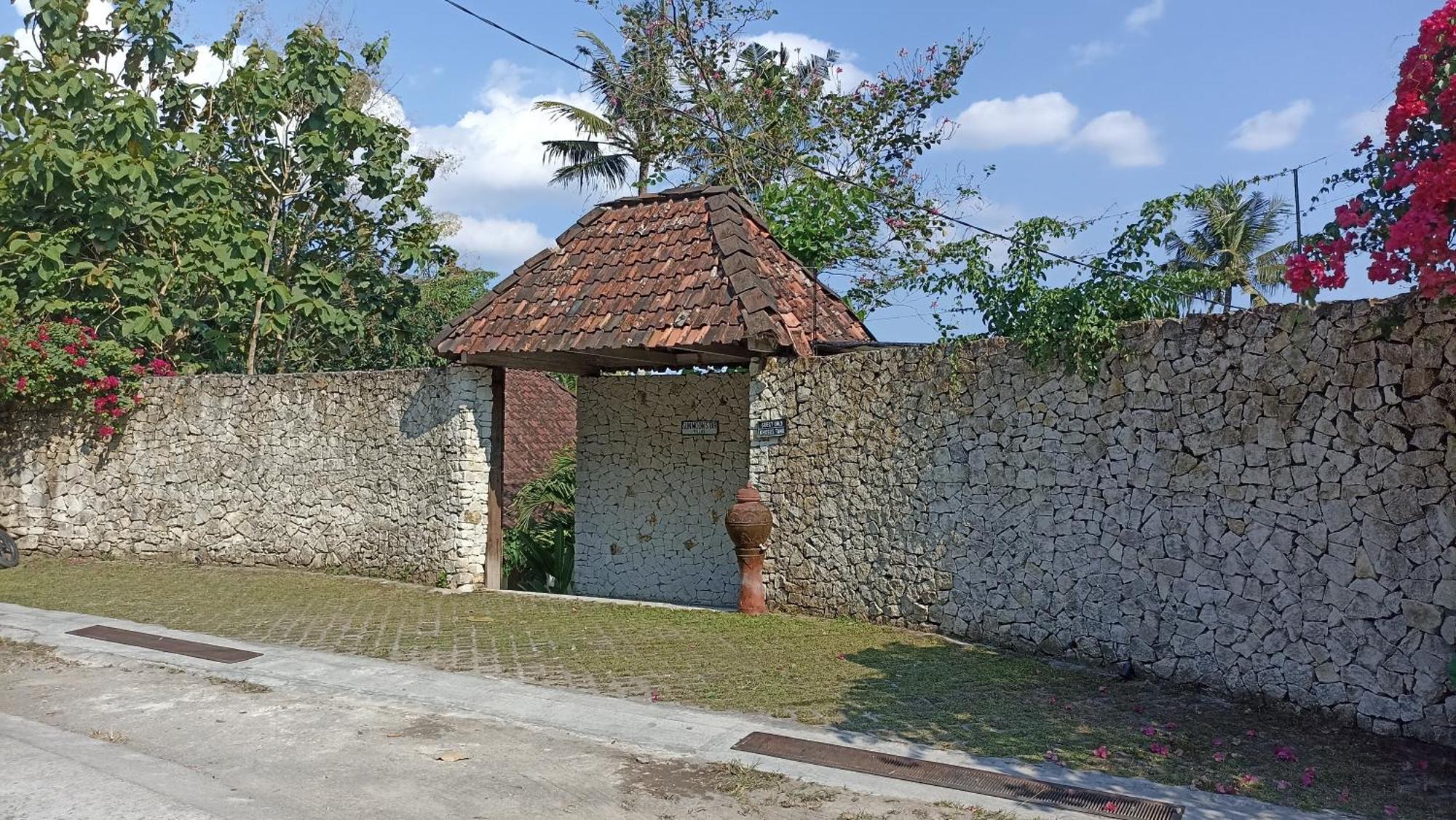 Sunmoonstarvillas Yogyakarta Jarakan Esterno foto