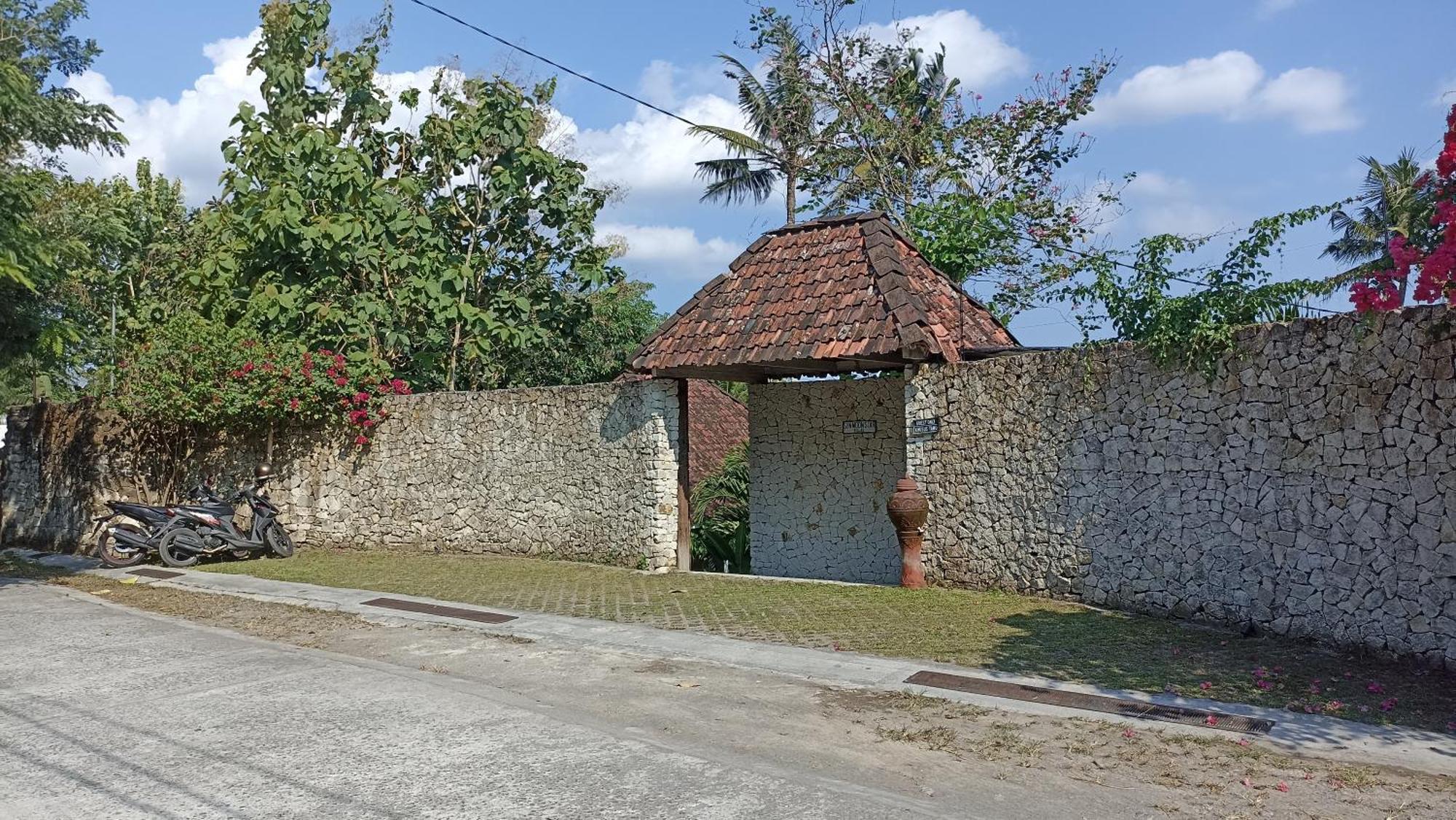 Sunmoonstarvillas Yogyakarta Jarakan Esterno foto